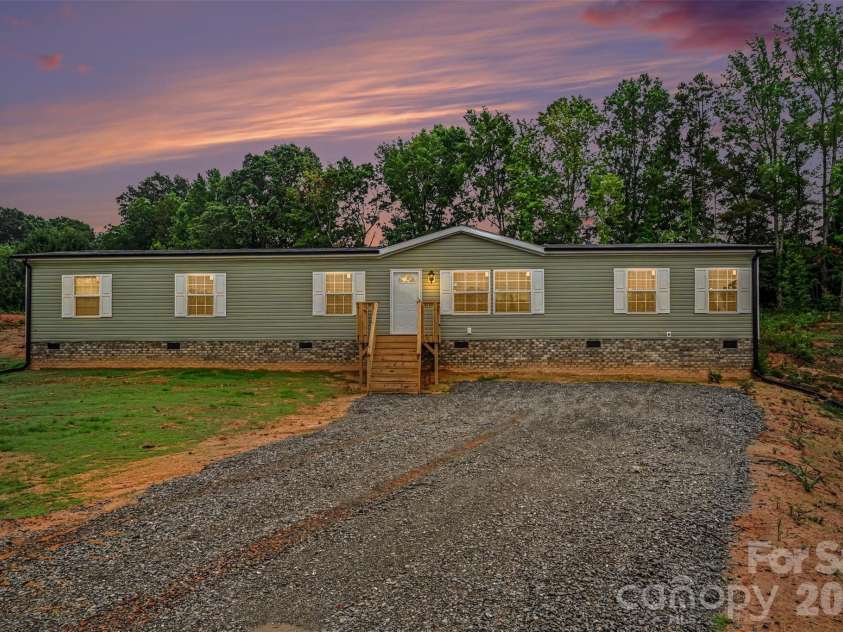 3032 Drake Circle, Shelby, NC 28152.  MLS# CAR4403903, YatesRealty ID 37348. 