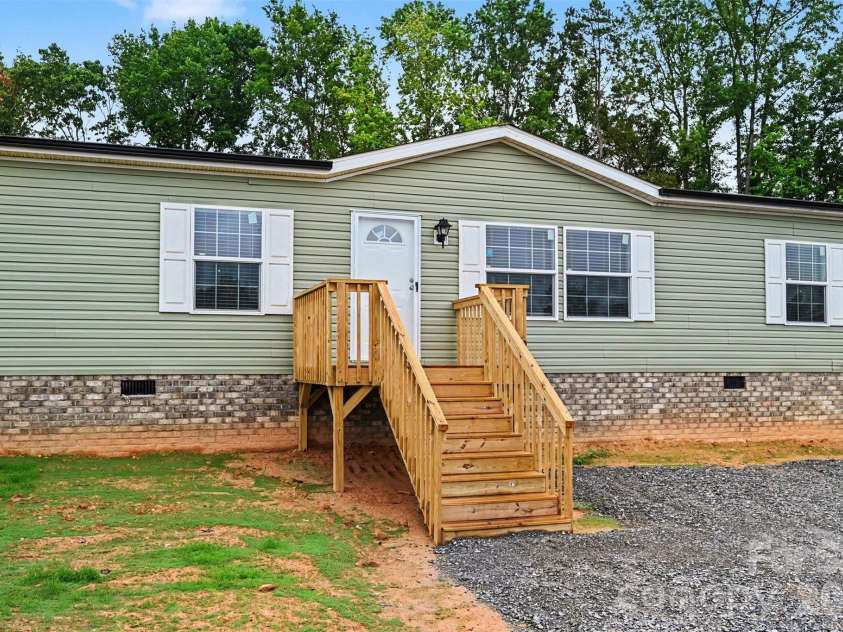 3032 Drake Circle, Shelby, NC 28152.  MLS# CAR4403903, YatesRealty ID 37348. 