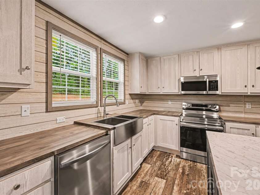 3032 Drake Circle, Shelby, NC 28152.  MLS# CAR4403903, YatesRealty ID 37348. 