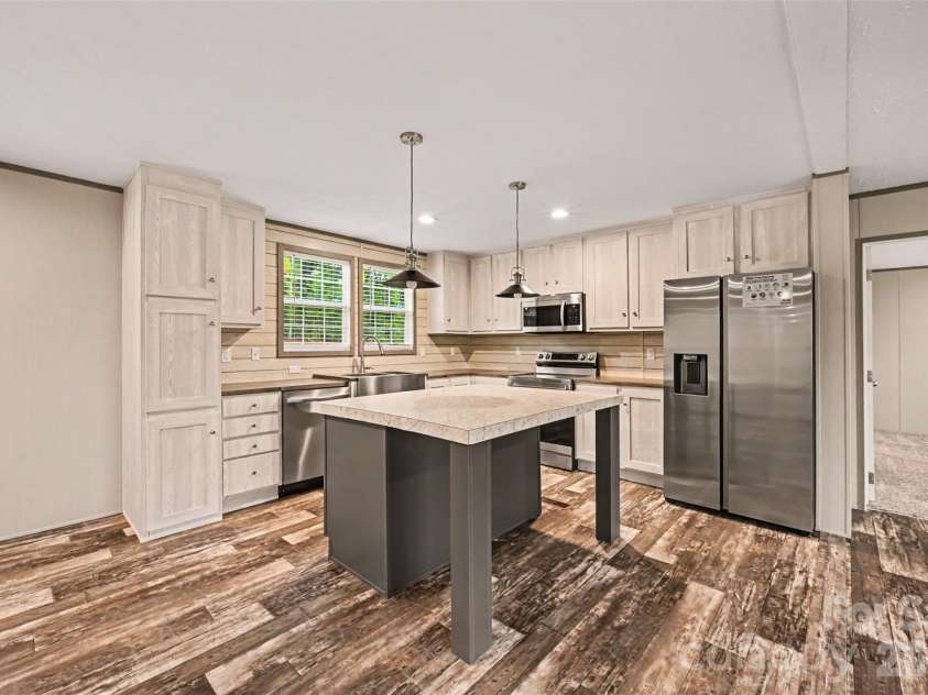 3032 Drake Circle, Shelby, NC 28152.  MLS# CAR4403903, YatesRealty ID 37348. 