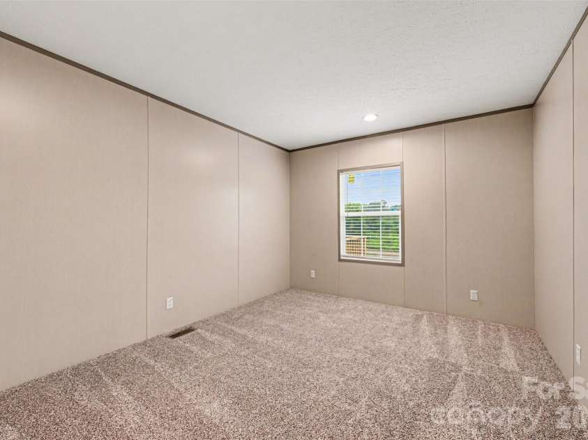 3032 Drake Circle, Shelby, NC 28152.  MLS# CAR4403903, YatesRealty ID 37348. 