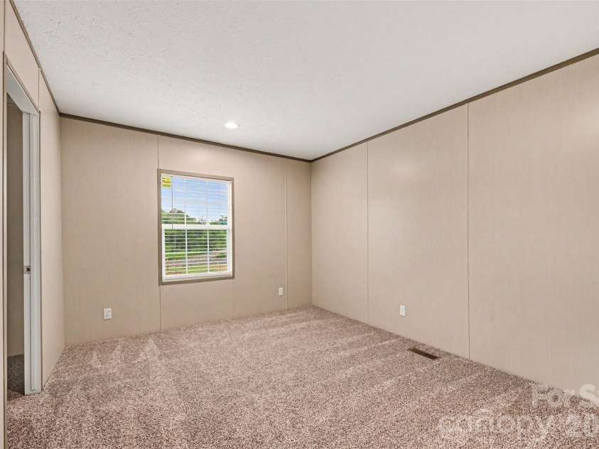 3032 Drake Circle, Shelby, NC 28152.  MLS# CAR4403903, YatesRealty ID 37348. 