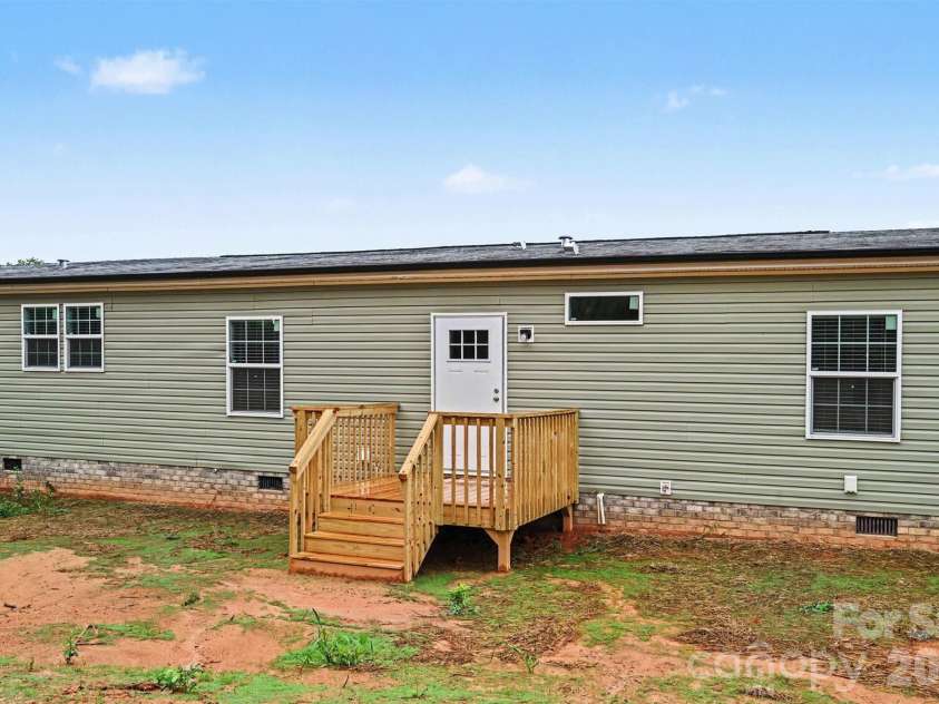 3032 Drake Circle, Shelby, NC 28152.  MLS# CAR4403903, YatesRealty ID 37348. 