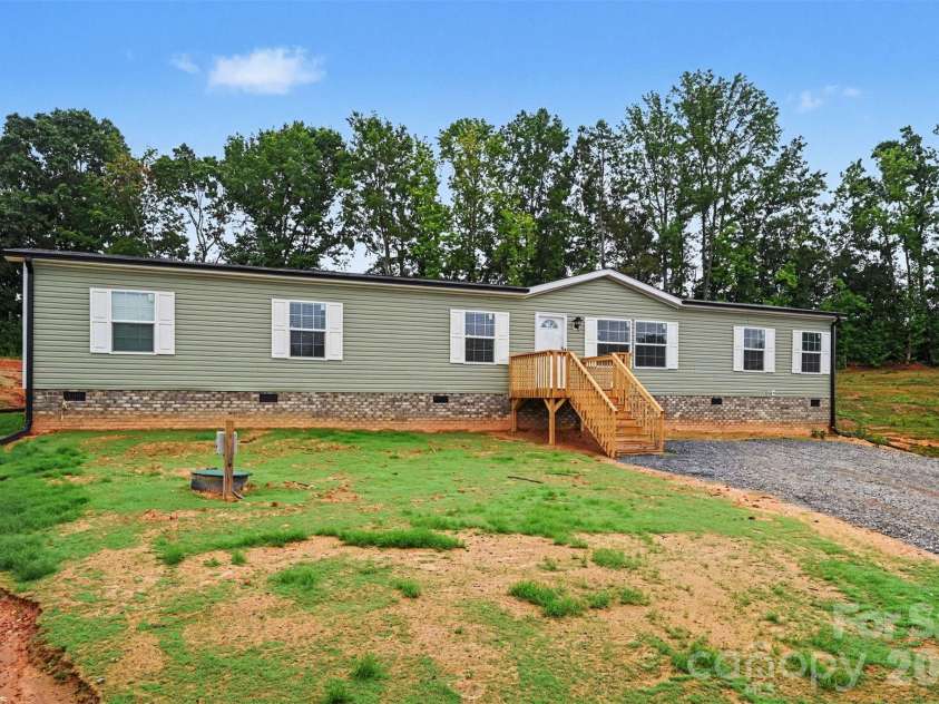 3032 Drake Circle, Shelby, NC 28152.  MLS# CAR4403903, YatesRealty ID 37348. 