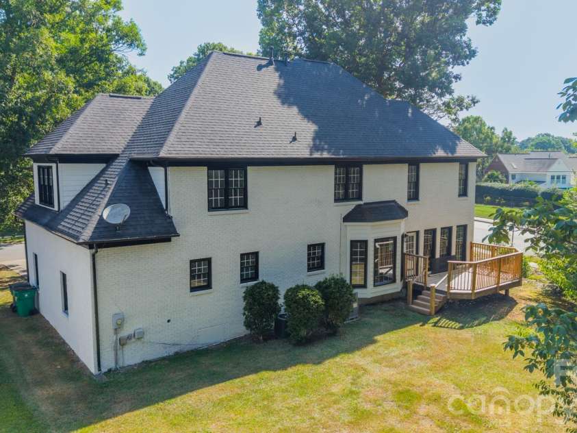 11550 Falling Leaves Drive, Charlotte, NC 28277.  MLS# CAR4377977, YatesRealty ID 37350. 