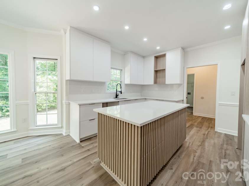 11550 Falling Leaves Drive, Charlotte, NC 28277.  MLS# CAR4377977, YatesRealty ID 37350. 