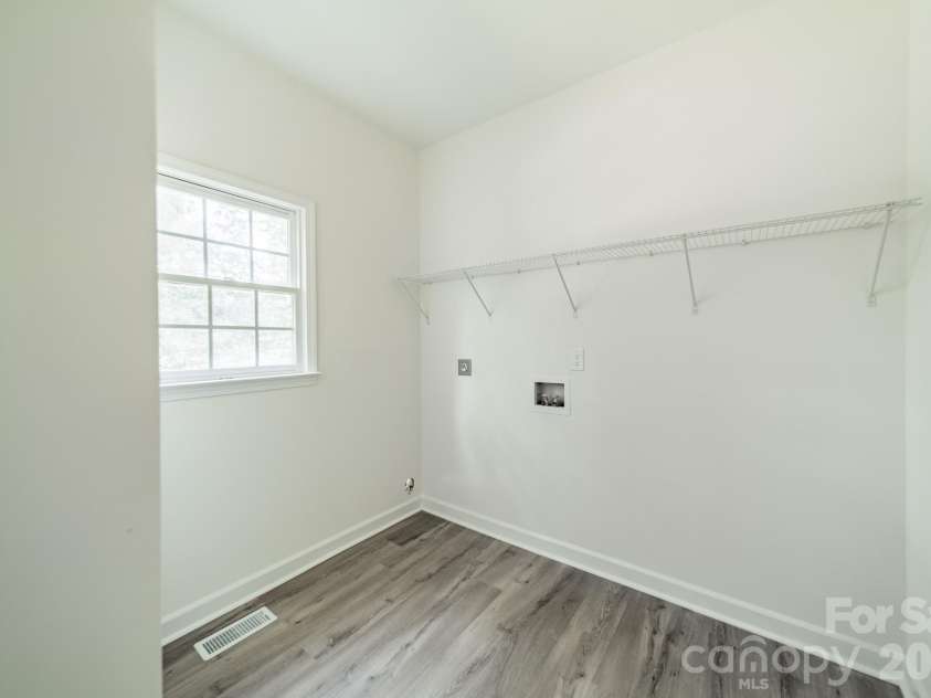 11550 Falling Leaves Drive, Charlotte, NC 28277.  MLS# CAR4377977, YatesRealty ID 37350. 