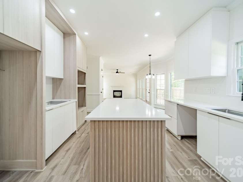 11550 Falling Leaves Drive, Charlotte, NC 28277.  MLS# CAR4377977, YatesRealty ID 37350. 