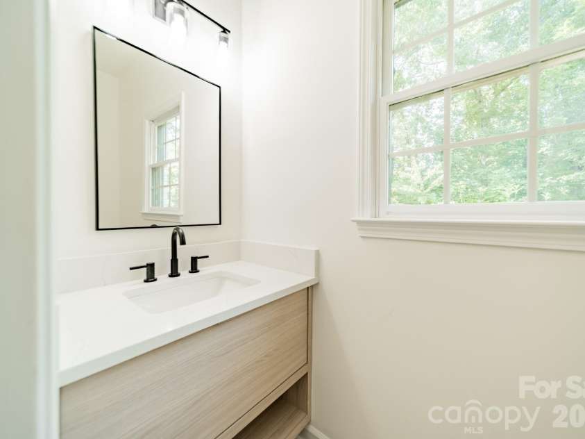 11550 Falling Leaves Drive, Charlotte, NC 28277.  MLS# CAR4377977, YatesRealty ID 37350. 