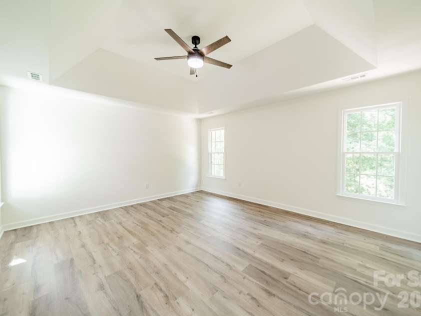 11550 Falling Leaves Drive, Charlotte, NC 28277.  MLS# CAR4377977, YatesRealty ID 37350. 
