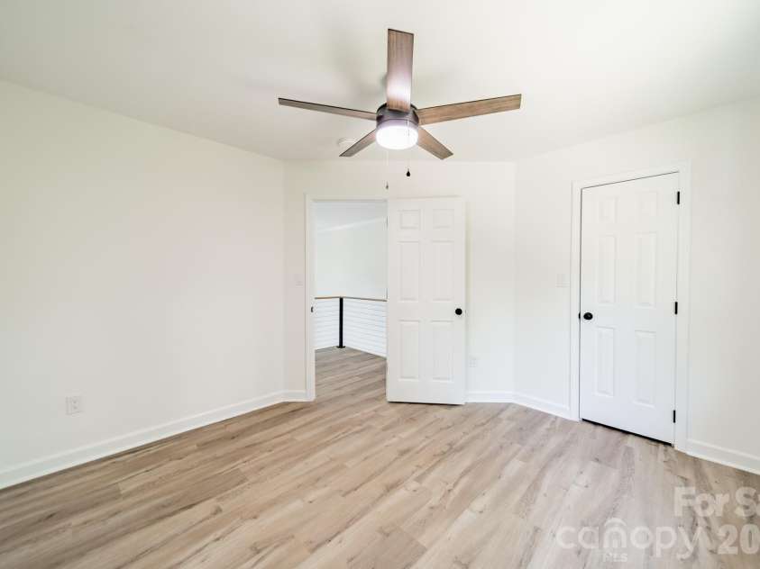 11550 Falling Leaves Drive, Charlotte, NC 28277.  MLS# CAR4377977, YatesRealty ID 37350. 