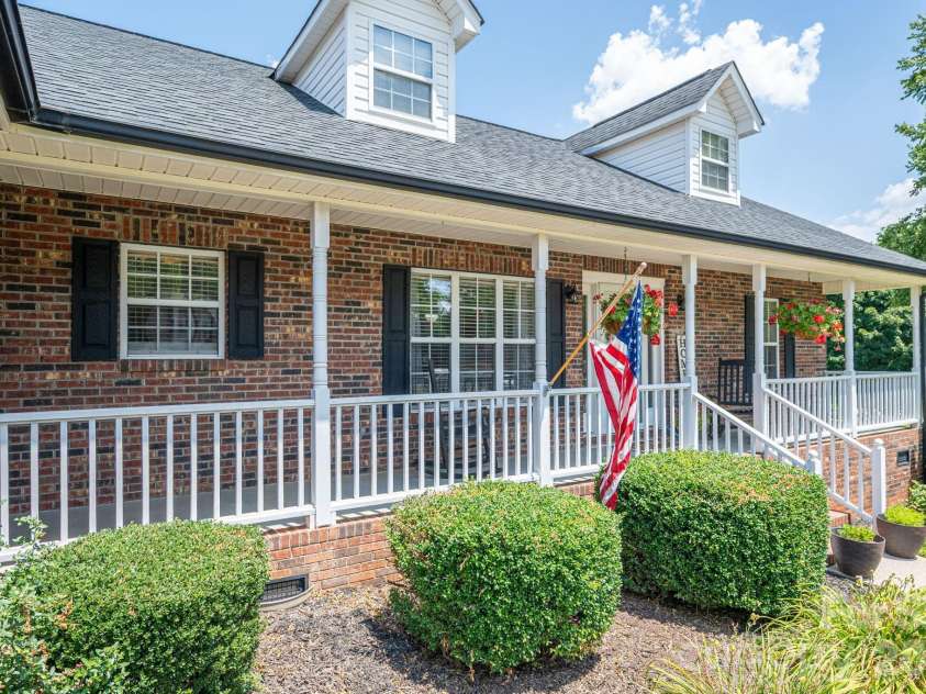 2524 Old Pond Drive, Lincolnton, NC 28092.  MLS# CAR4398772, YatesRealty ID 37352. 