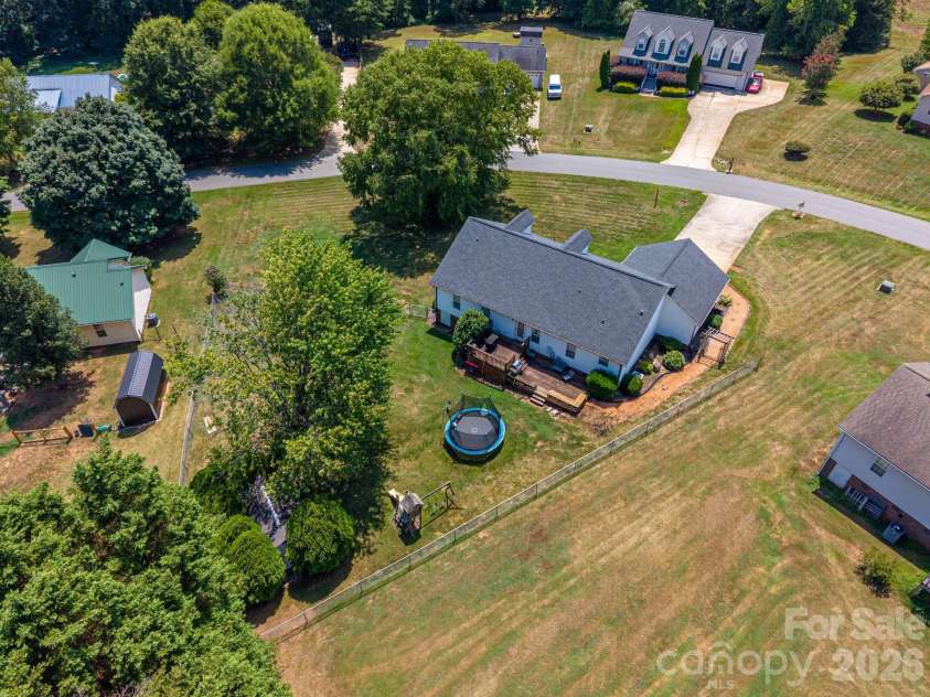 2524 Old Pond Drive, Lincolnton, NC 28092.  MLS# CAR4398772, YatesRealty ID 37352. 