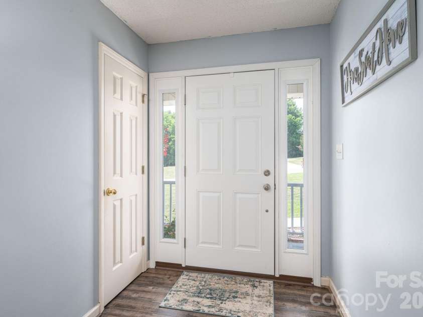 2524 Old Pond Drive, Lincolnton, NC 28092.  MLS# CAR4398772, YatesRealty ID 37352. 
