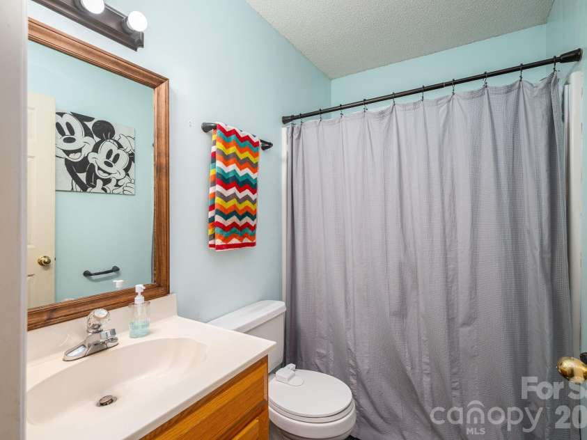 2524 Old Pond Drive, Lincolnton, NC 28092.  MLS# CAR4398772, YatesRealty ID 37352. 