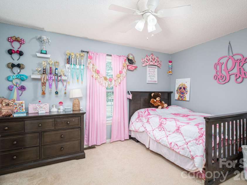 2524 Old Pond Drive, Lincolnton, NC 28092.  MLS# CAR4398772, YatesRealty ID 37352. 