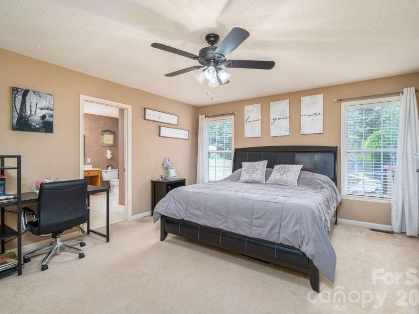 2524 Old Pond Drive, Lincolnton, NC 28092.  MLS# CAR4398772, YatesRealty ID 37352. 