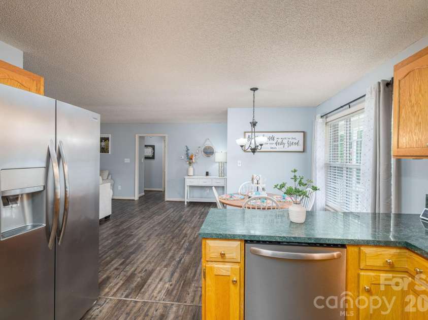2524 Old Pond Drive, Lincolnton, NC 28092.  MLS# CAR4398772, YatesRealty ID 37352. 