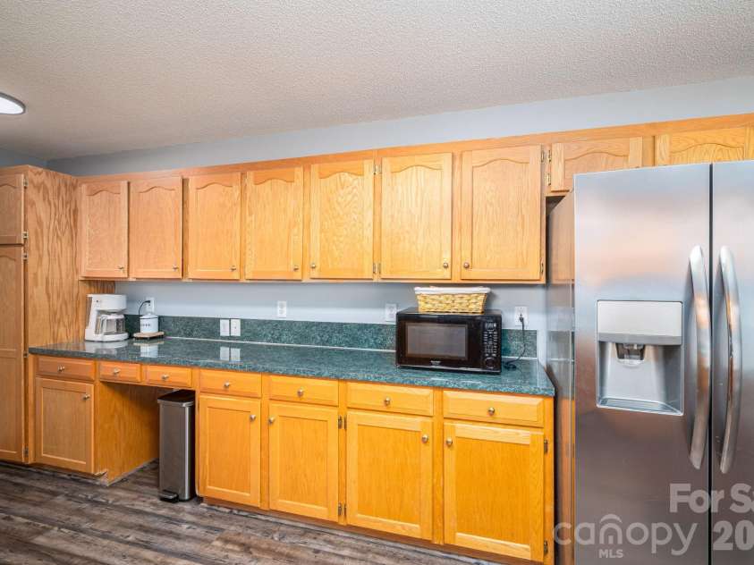 2524 Old Pond Drive, Lincolnton, NC 28092.  MLS# CAR4398772, YatesRealty ID 37352. 