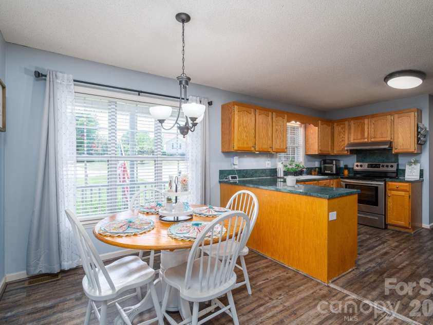 2524 Old Pond Drive, Lincolnton, NC 28092.  MLS# CAR4398772, YatesRealty ID 37352. 
