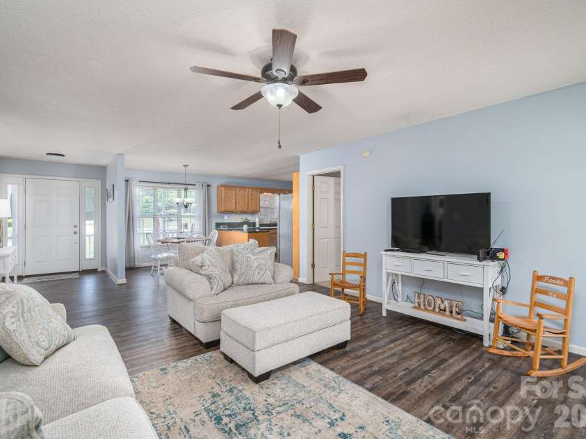 2524 Old Pond Drive, Lincolnton, NC 28092.  MLS# CAR4398772, YatesRealty ID 37352. 