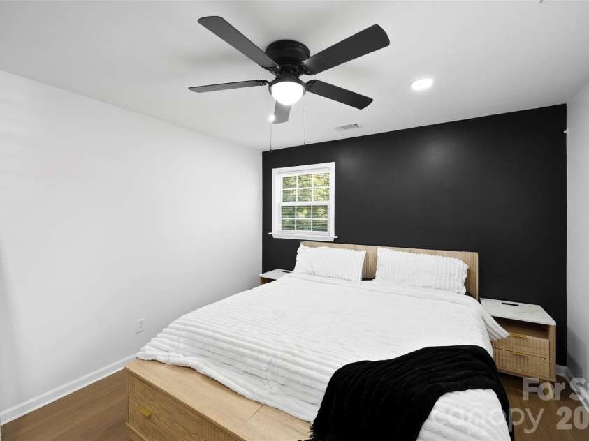 1047 White Plains Road, Charlotte, NC 28213.  MLS# CAR4392181, YatesRealty ID 37353. Primary Bedroom