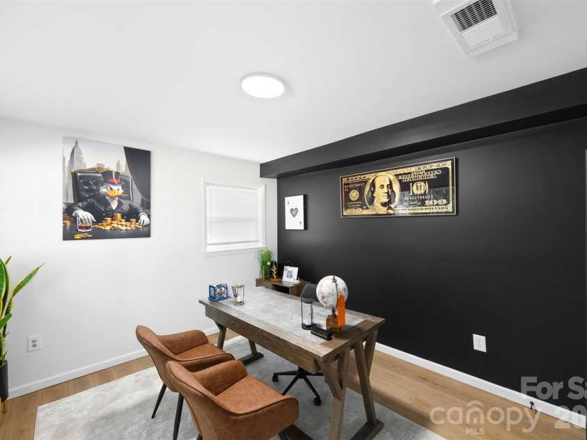 1047 White Plains Road, Charlotte, NC 28213.  MLS# CAR4392181, YatesRealty ID 37353. Third Bedroom/Office