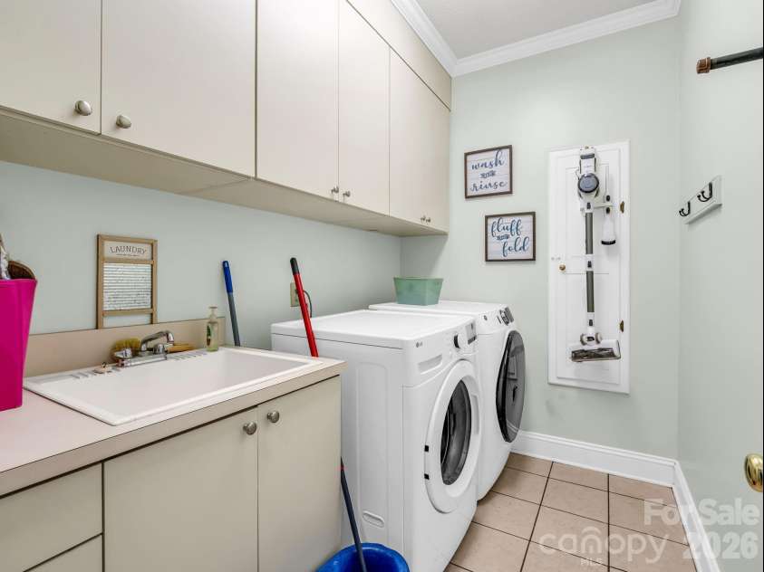 101 Spindle Drive, Maiden, NC 28650.  MLS# CAR4400679, YatesRealty ID 37354. 