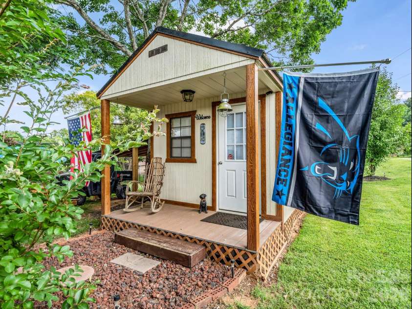 101 Spindle Drive, Maiden, NC 28650.  MLS# CAR4400679, YatesRealty ID 37354. 