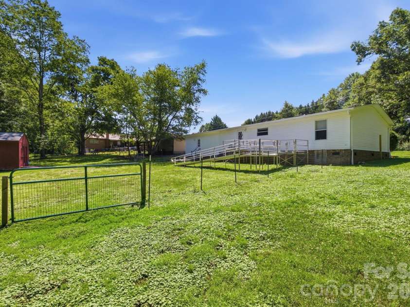 1130 Cedar Creek Drive, Morganton, NC 28655.  MLS# CAR4402408, YatesRealty ID 37356. Fenced Yard