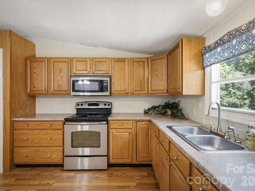 1130 Cedar Creek Drive, Morganton, NC 28655.  MLS# CAR4402408, YatesRealty ID 37356. Kitchen