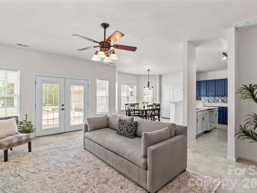 11148 Heritage Green Drive, Cornelius, NC 28031.  MLS# CAR4388818, YatesRealty ID 37358. 