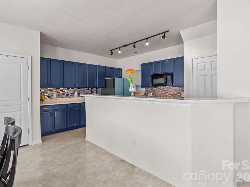 11148 Heritage Green Drive, Cornelius, NC 28031.  MLS# CAR4388818, YatesRealty ID 37358. 