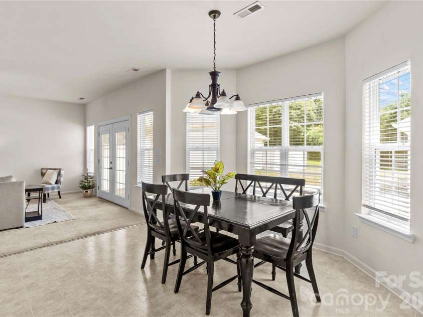 11148 Heritage Green Drive, Cornelius, NC 28031.  MLS# CAR4388818, YatesRealty ID 37358. 