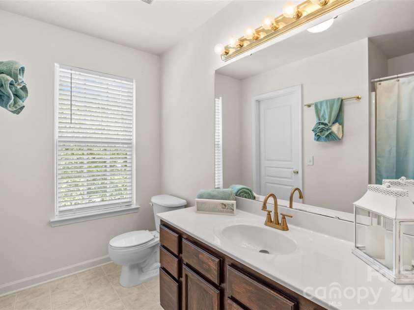 11148 Heritage Green Drive, Cornelius, NC 28031.  MLS# CAR4388818, YatesRealty ID 37358. 