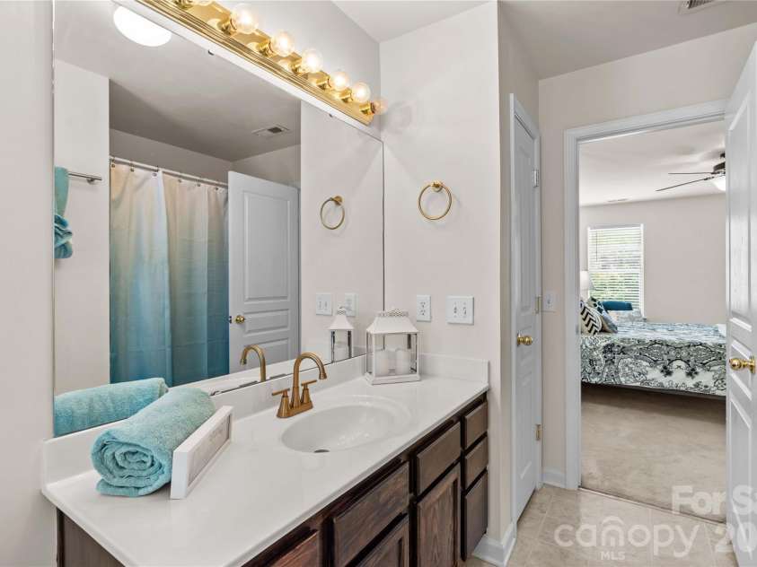 11148 Heritage Green Drive, Cornelius, NC 28031.  MLS# CAR4388818, YatesRealty ID 37358. 