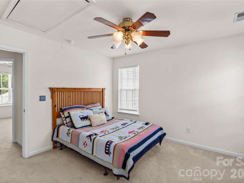 11148 Heritage Green Drive, Cornelius, NC 28031.  MLS# CAR4388818, YatesRealty ID 37358. 