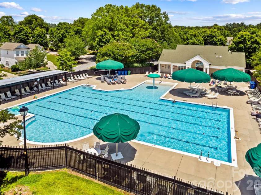 11148 Heritage Green Drive, Cornelius, NC 28031.  MLS# CAR4388818, YatesRealty ID 37358. 