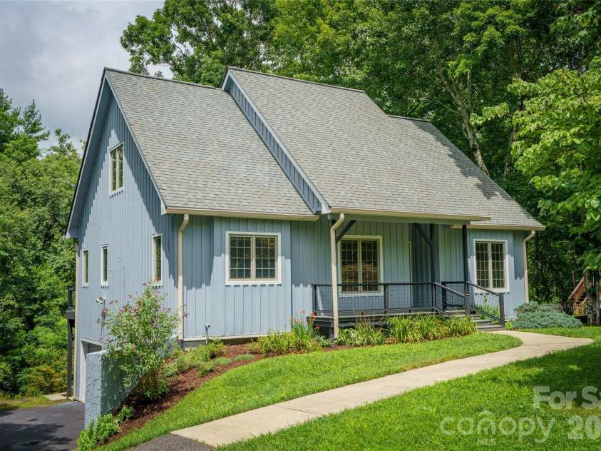 135 Buffalo Trail, Asheville, NC 28805.  MLS# CAR4394035, YatesRealty ID 37359. 