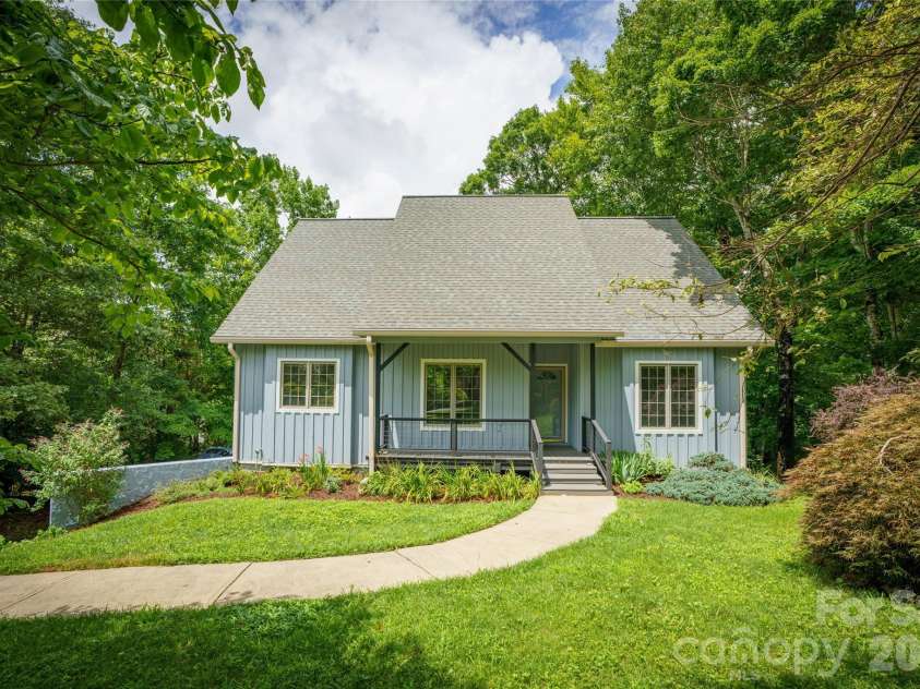 135 Buffalo Trail, Asheville, NC 28805.  MLS# CAR4394035, YatesRealty ID 37359. 