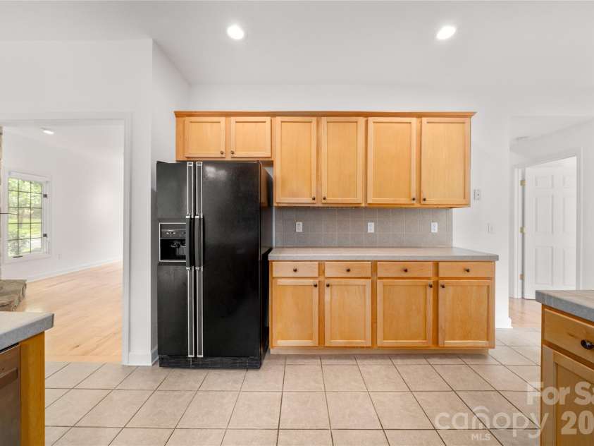 135 Buffalo Trail, Asheville, NC 28805.  MLS# CAR4394035, YatesRealty ID 37359. 