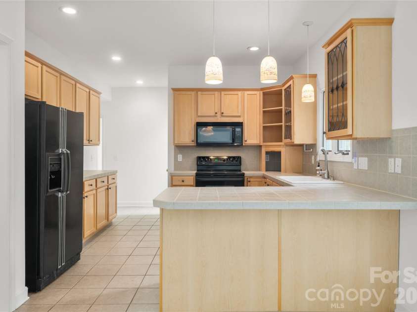 135 Buffalo Trail, Asheville, NC 28805.  MLS# CAR4394035, YatesRealty ID 37359. 