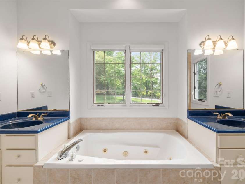 135 Buffalo Trail, Asheville, NC 28805.  MLS# CAR4394035, YatesRealty ID 37359. Primary