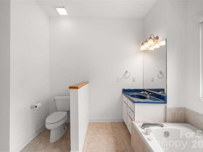 135 Buffalo Trail, Asheville, NC 28805.  MLS# CAR4394035, YatesRealty ID 37359. Primary