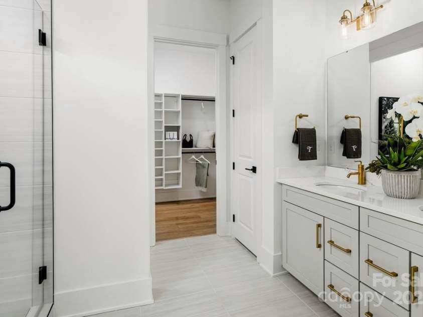 6019 Moonglade Way, Charlotte, NC 28269.  MLS# CAR4316419, YatesRealty ID 3736. Photos are of a previously built Mallard Model home and are for illustrative purposes only. Design selections, finishes, and features may vary in the actual home.