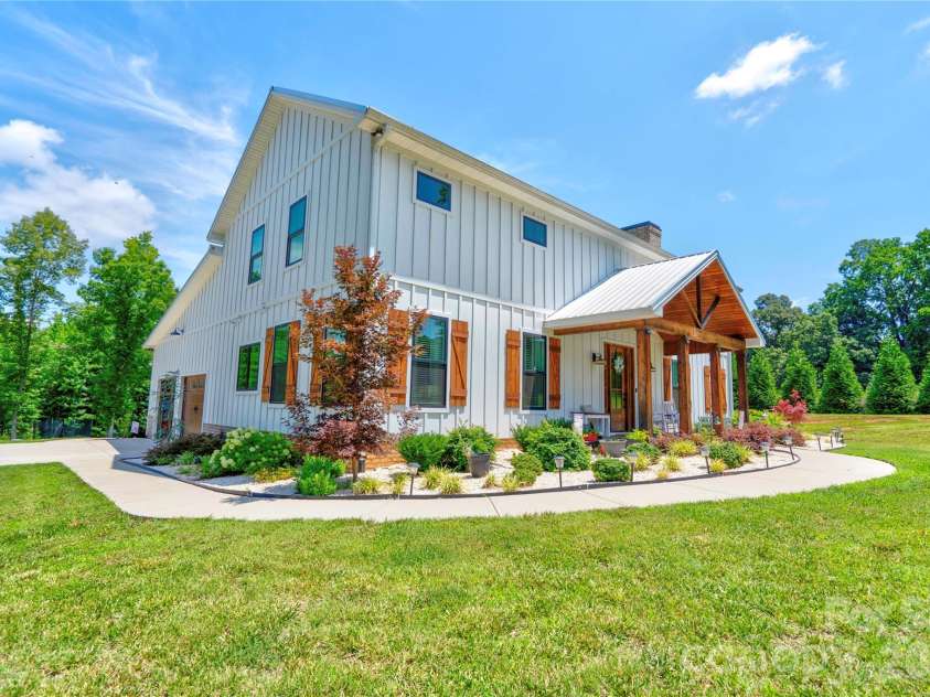 400 Bethany Road, Gastonia, NC 28052.  MLS# CAR4401419, YatesRealty ID 37361. 