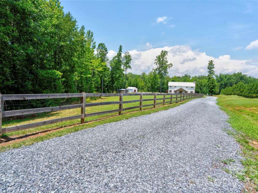 400 Bethany Road, Gastonia, NC 28052.  MLS# CAR4401419, YatesRealty ID 37361. 