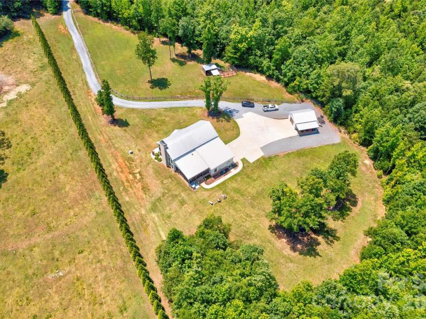 400 Bethany Road, Gastonia, NC 28052.  MLS# CAR4401419, YatesRealty ID 37361. 