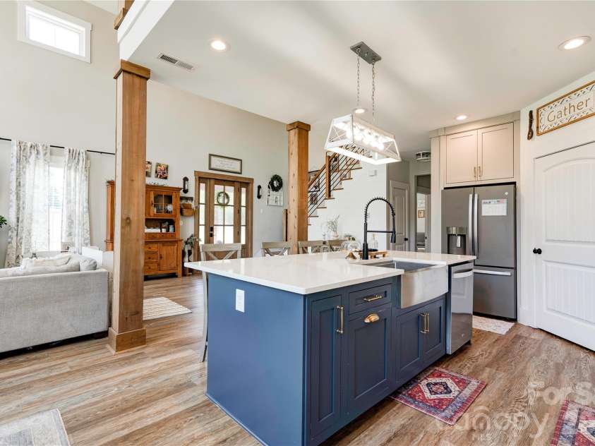 400 Bethany Road, Gastonia, NC 28052.  MLS# CAR4401419, YatesRealty ID 37361. 