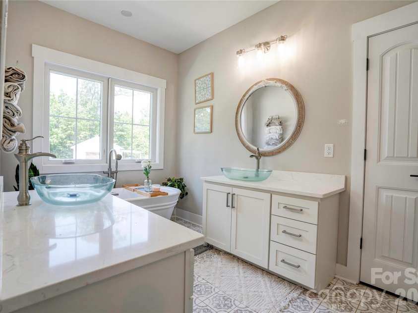 400 Bethany Road, Gastonia, NC 28052.  MLS# CAR4401419, YatesRealty ID 37361. 